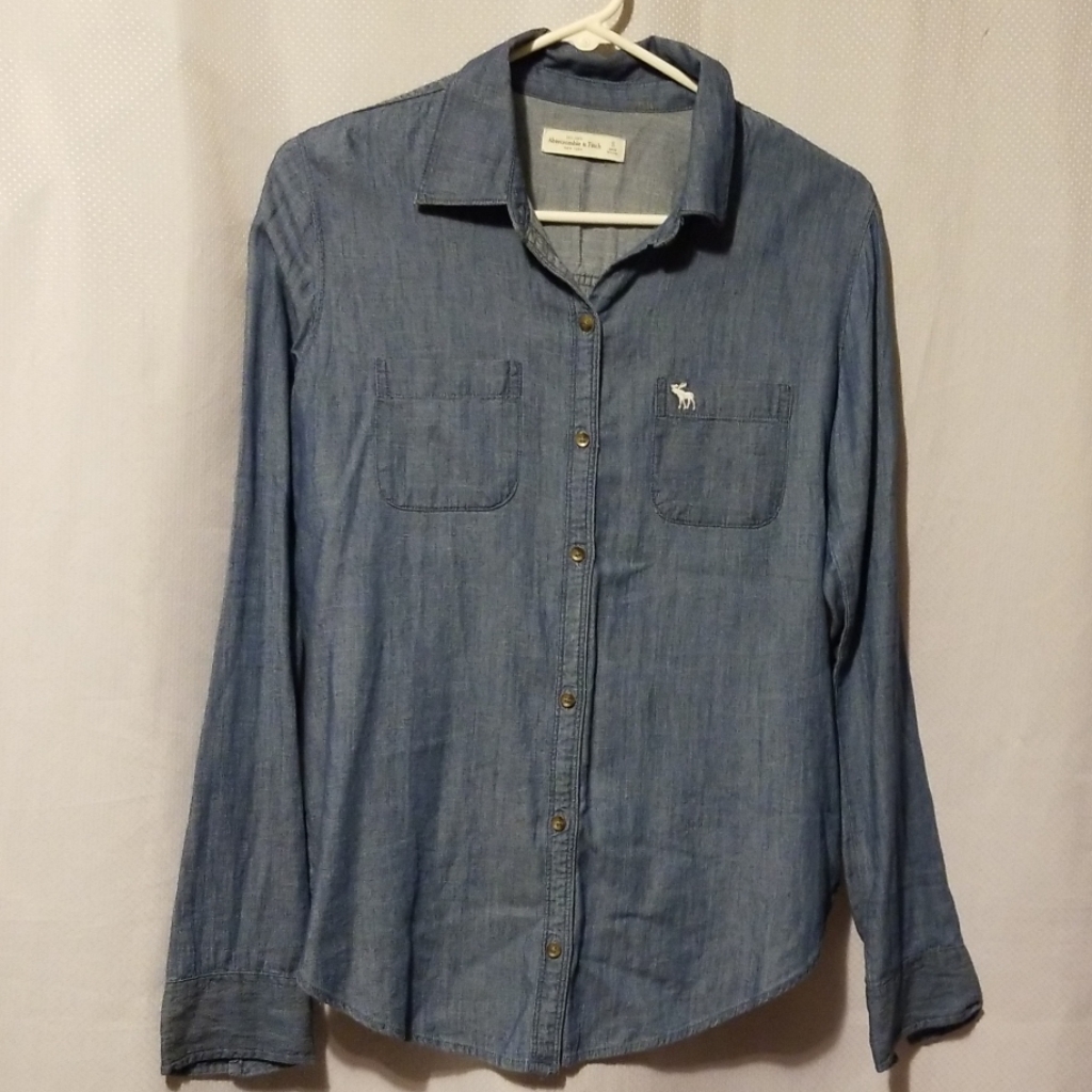 Abercrombie & Fitch Button Down Longsleeve.